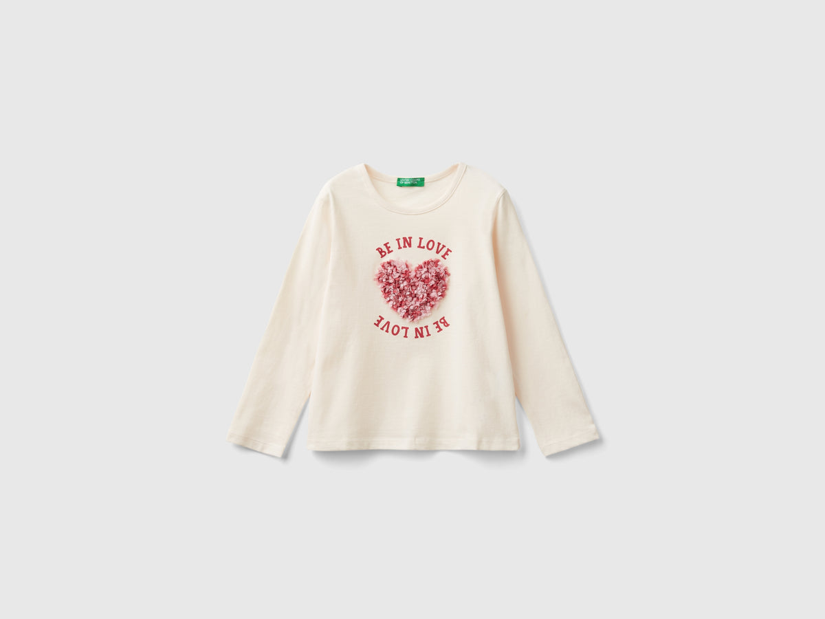 T-shirt con applicazione effetto petali