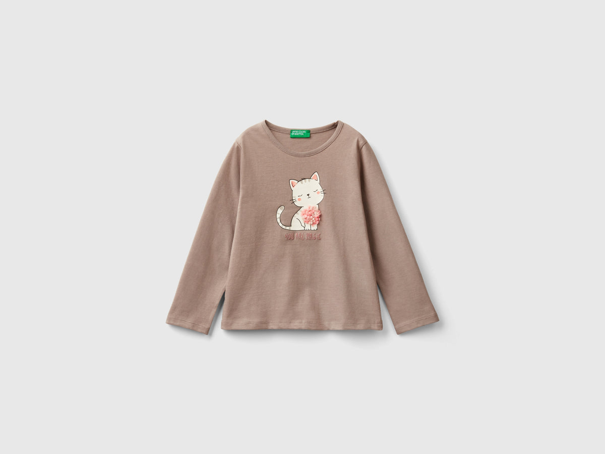 T-shirt con applicazione effetto petali