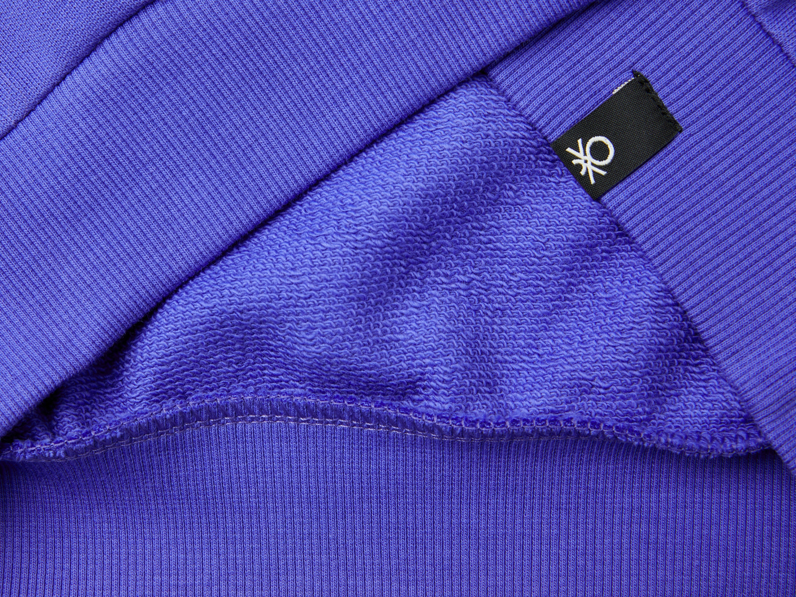 Felpa con colletto Mercoledì Addams da bambina viola 3 | Benetton Outlet
