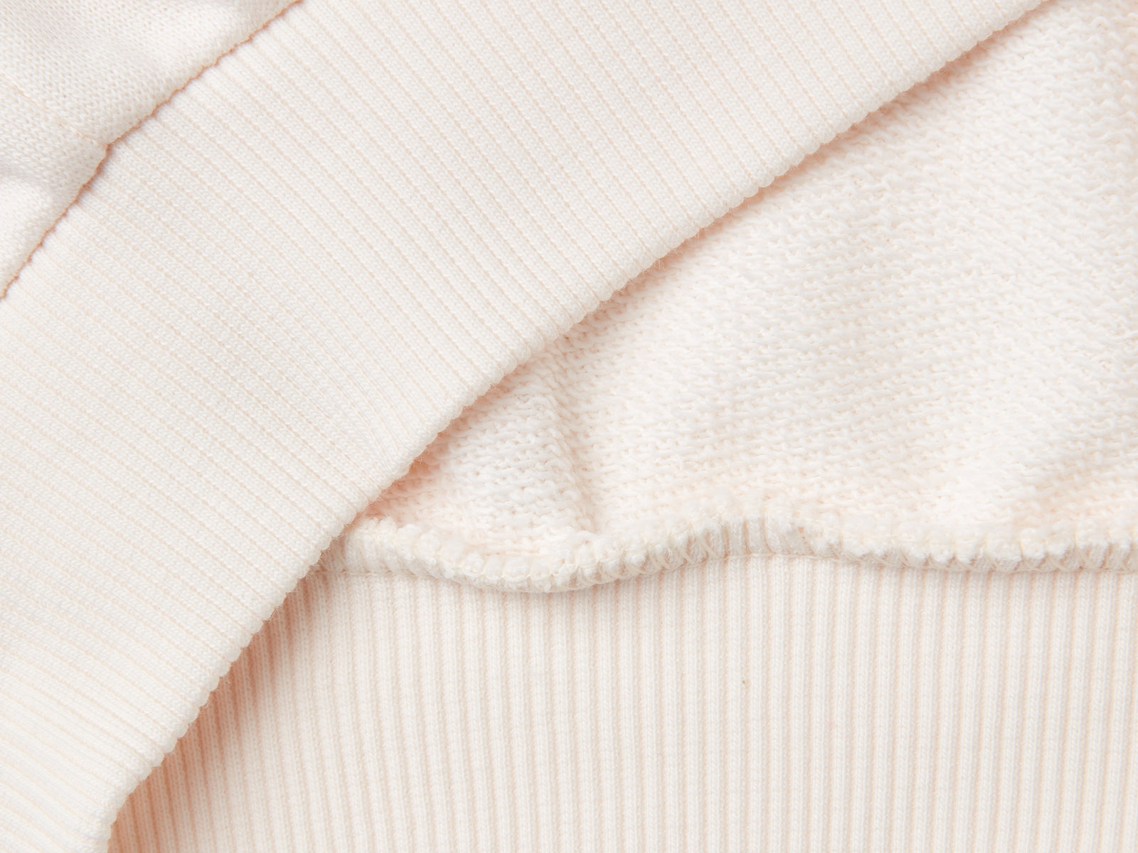 Felpa Barbie panna con strass da bambina bianco panna 3 | Benetton Outlet