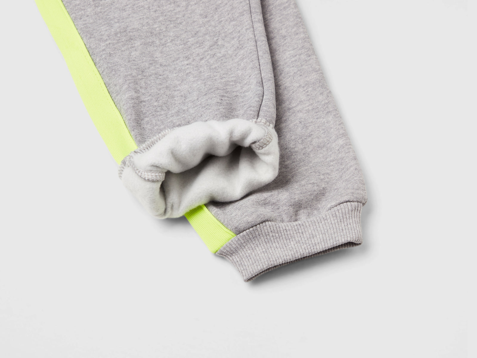 Joggers gamer in misto cotone da bimbo grigio chiaro 3 | Benetton Outlet