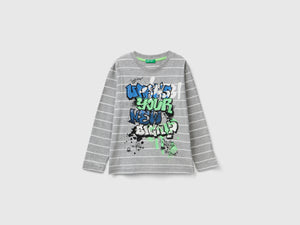 T-shirt a righe con slogan