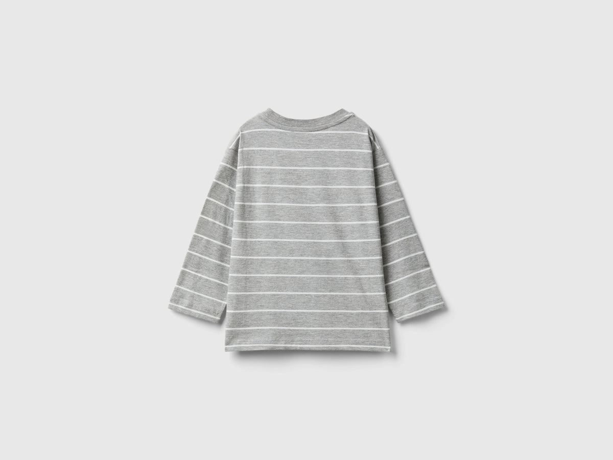 T-shirt a righe con applicazione