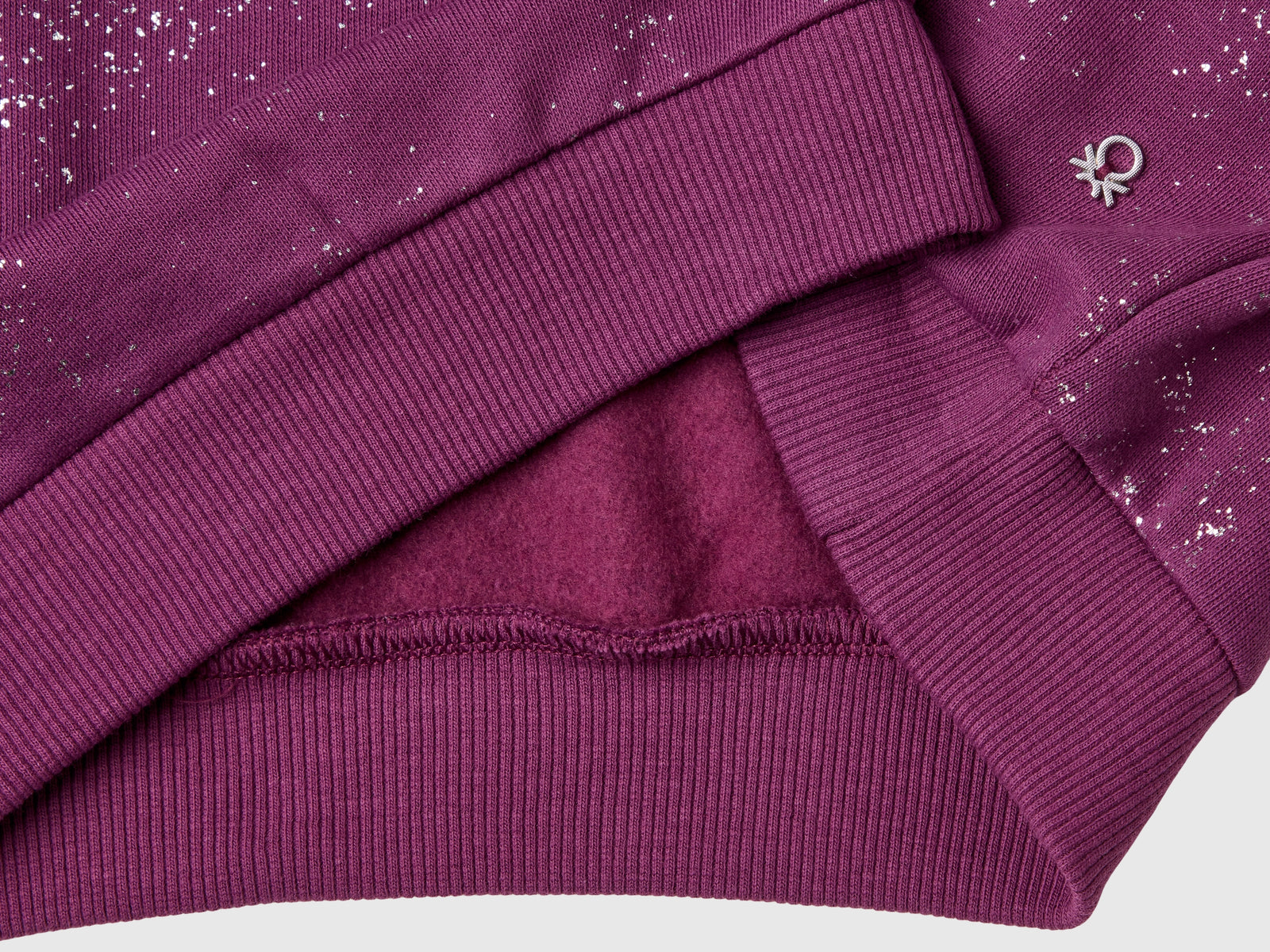 Felpa over fit con brillantini da bambina viola 3 | Benetton Outlet