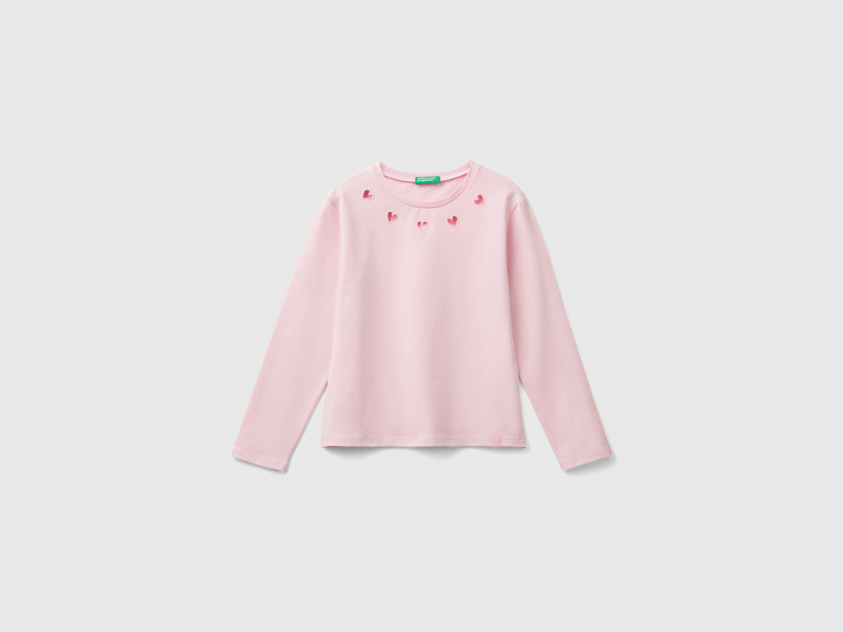 T-shirt con cuori cut out
