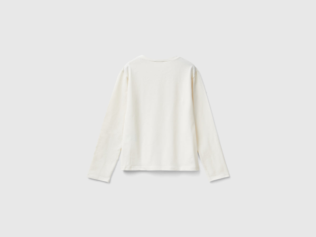 T-shirt con cuori cut out