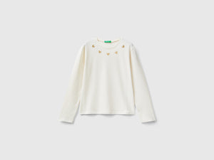 T-shirt con cuori cut out