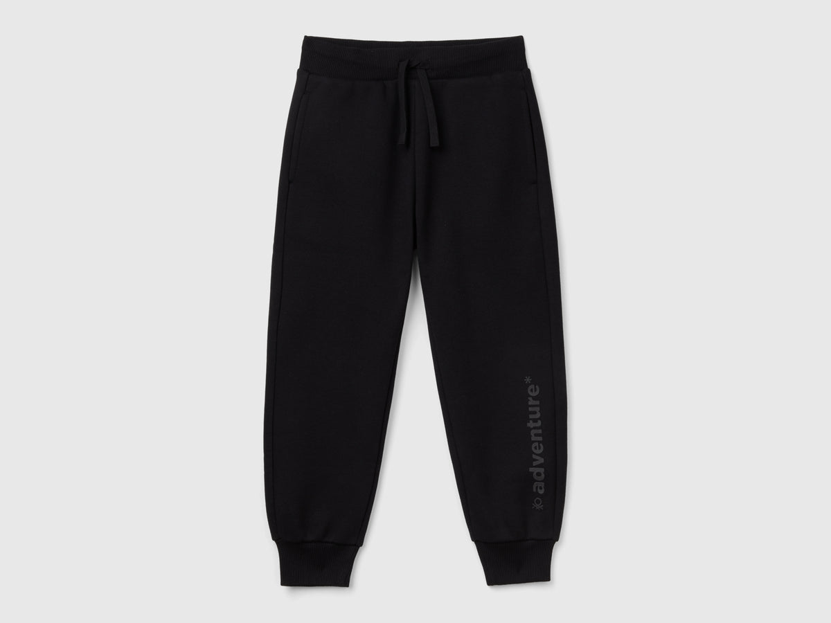 Pantaloni in calda felpa con stampa