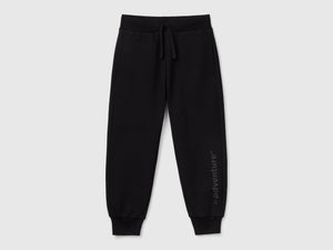 Pantaloni in calda felpa con stampa