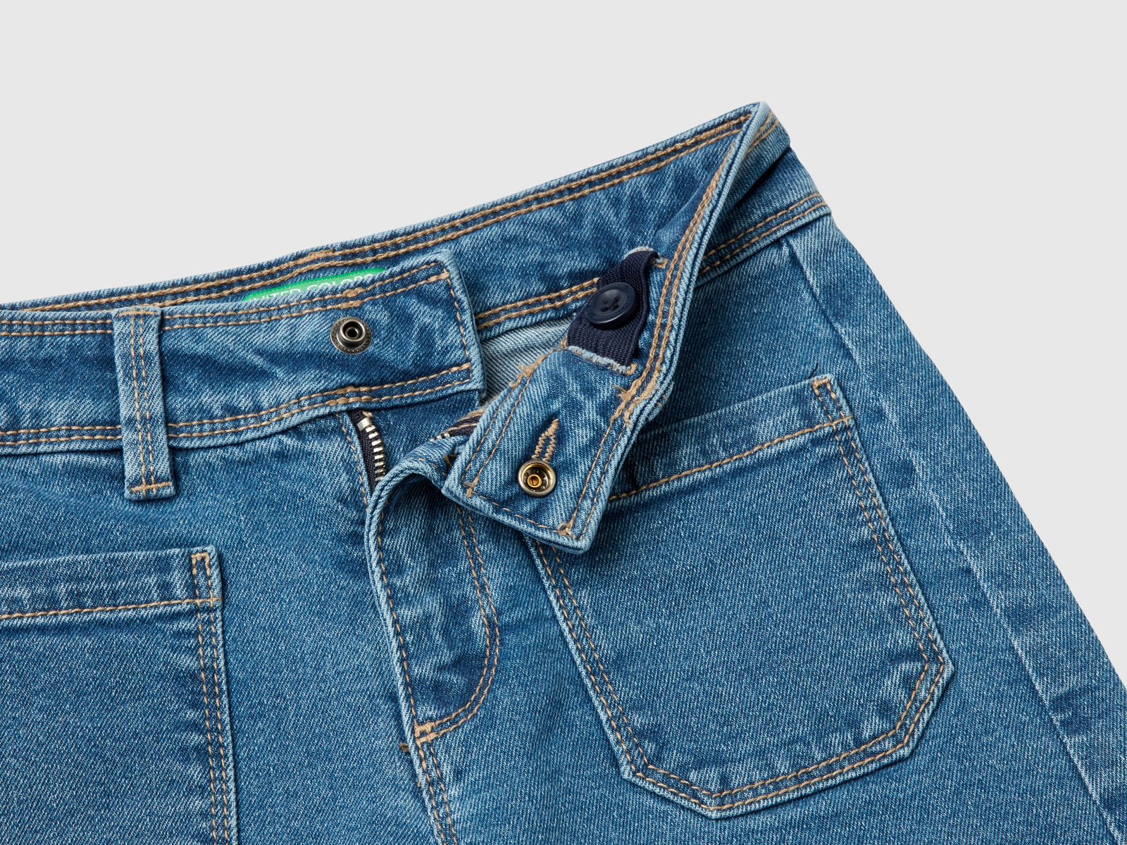 Jeans in misto cotone riciclato da bambina blu 3 | Benetton Outlet