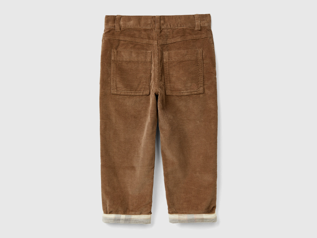 Pantaloni in velluto con risvolto