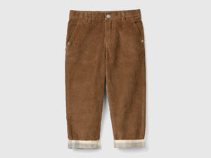 Pantaloni in velluto con risvolto