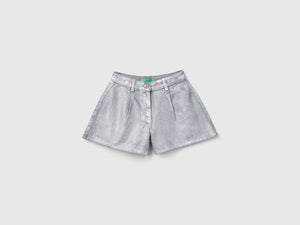 Shorts in jeans spalmato
