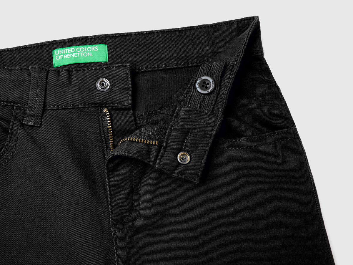 Pantaloni slim fit cinque tasche