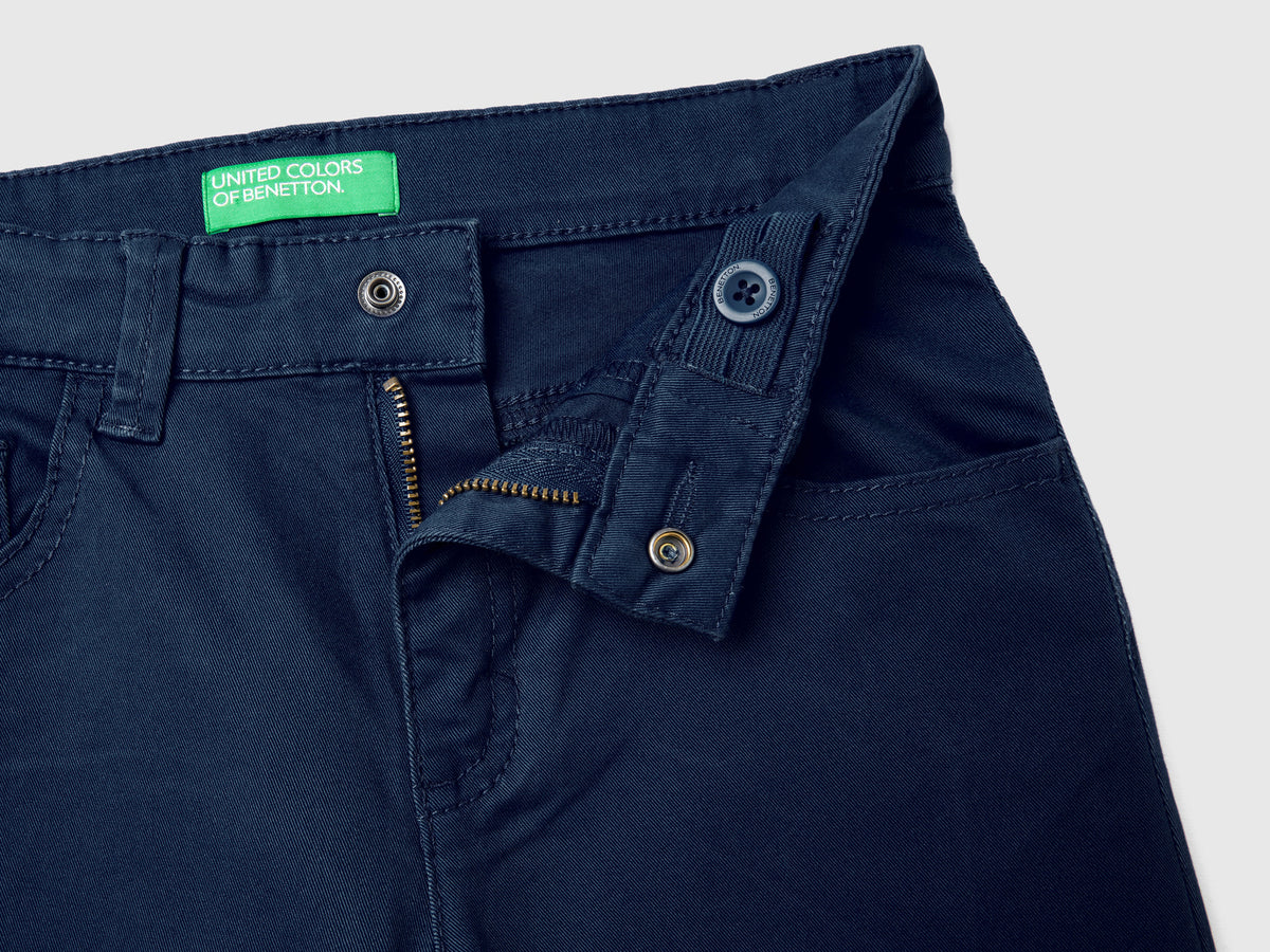 Pantaloni slim fit cinque tasche