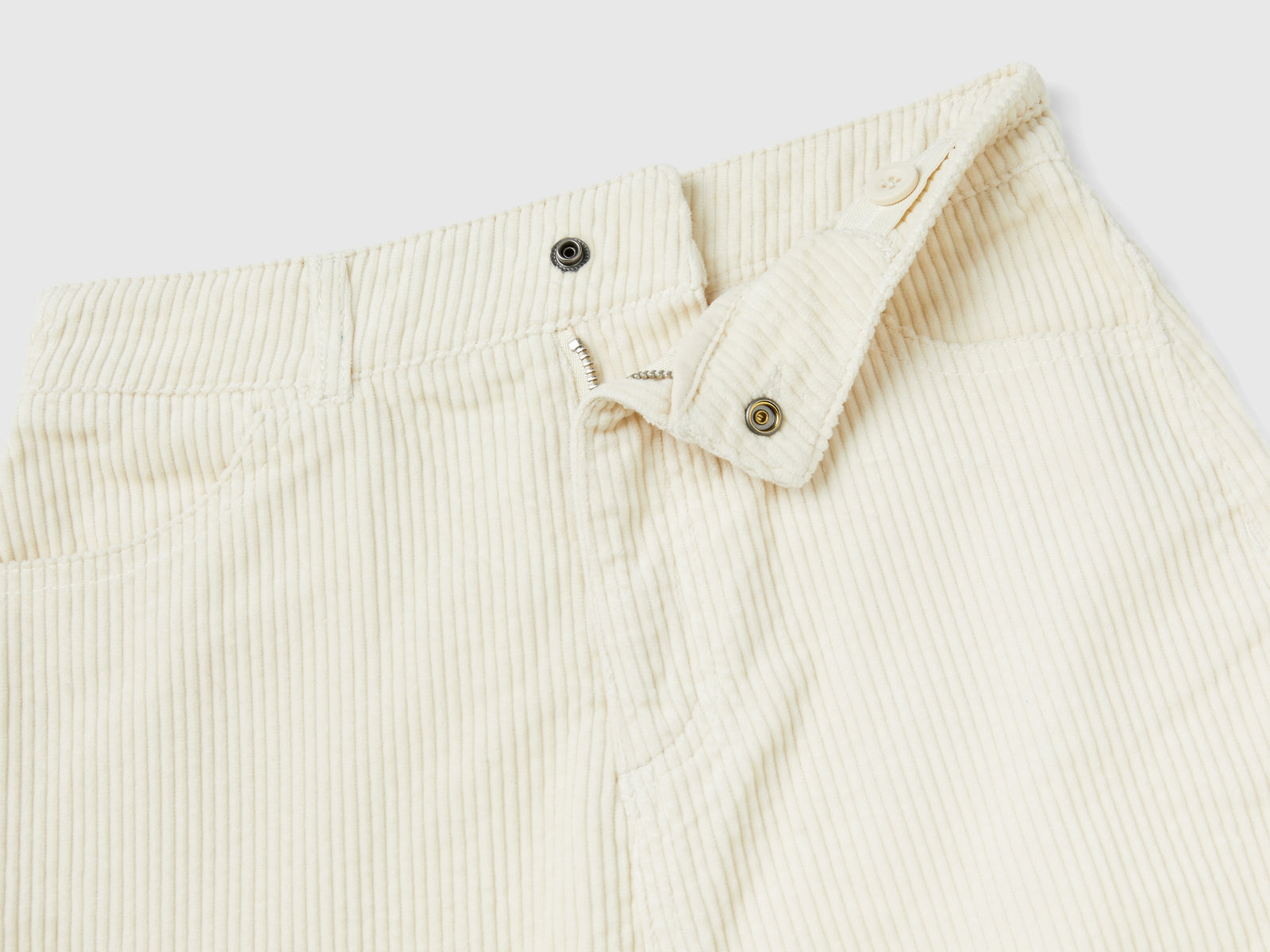Gonna cargo in velluto da bambina bianco panna 3 | Benetton Outlet