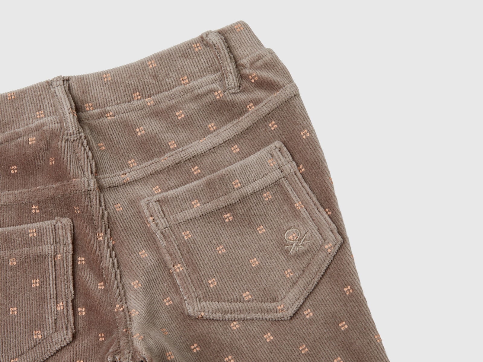 Pantaloni slim fit in ciniglia da bimba tortora 3 | Benetton Outlet