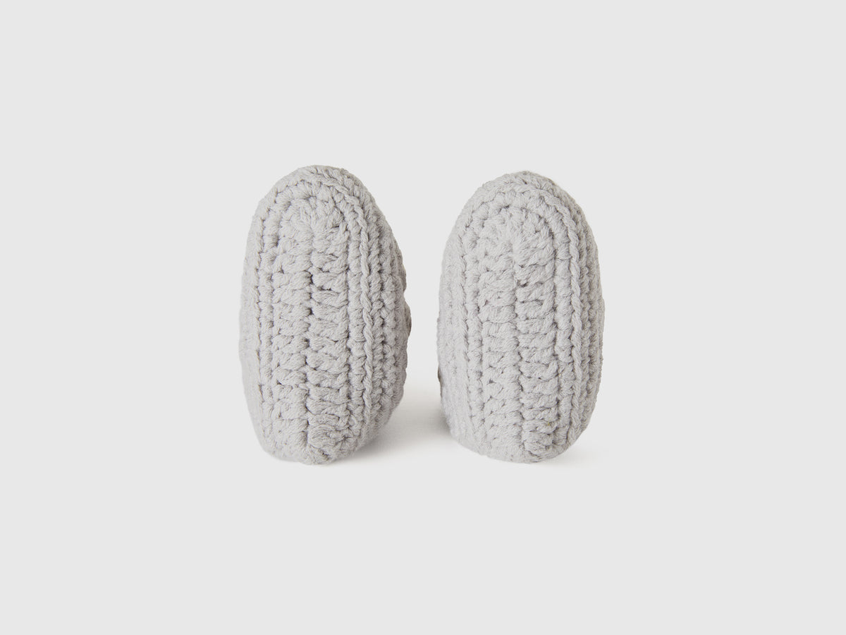 Zapatos hechos a mano con apliques