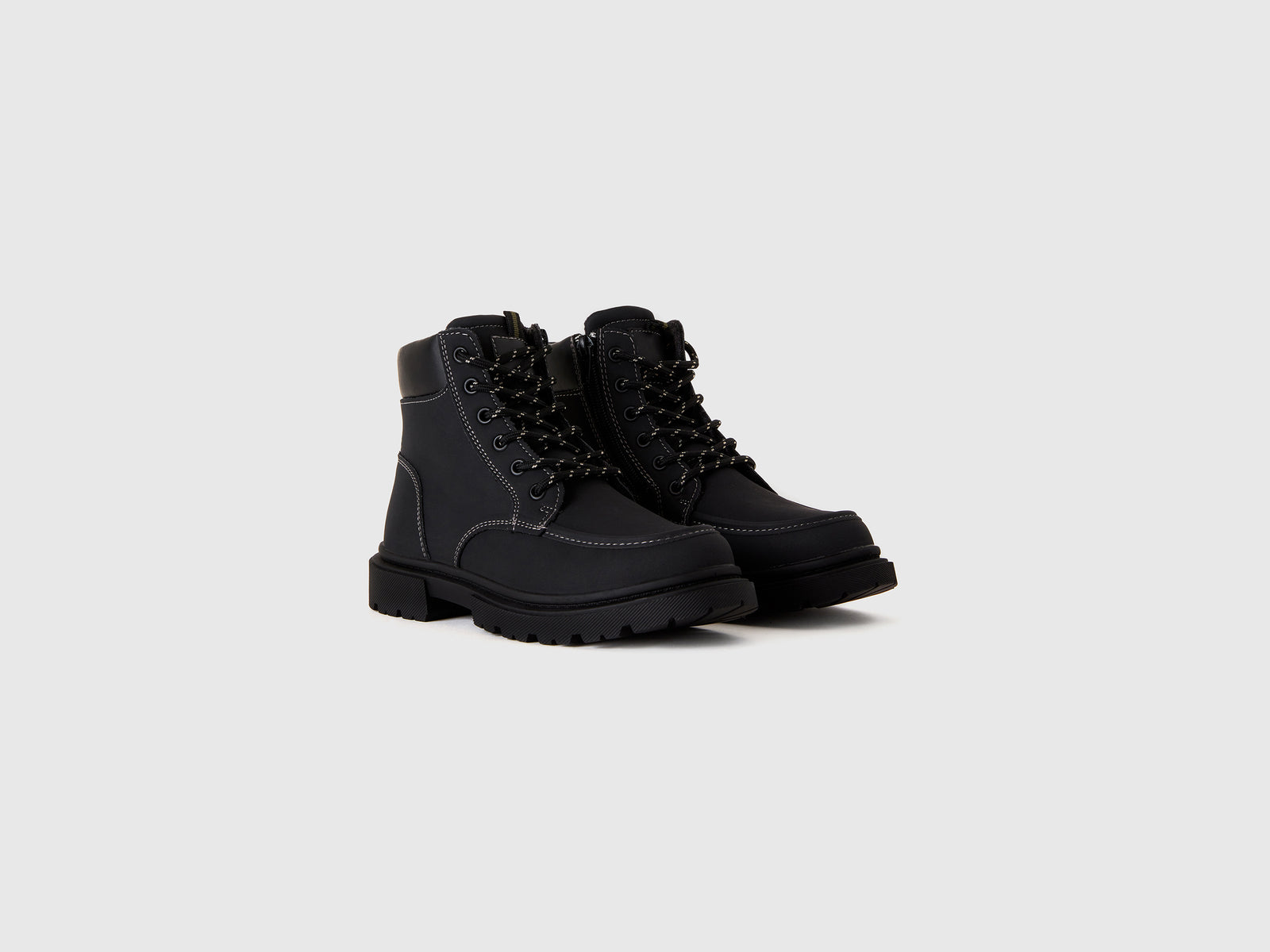 Anfibi stringati da bambino nero 3 | Benetton Outlet