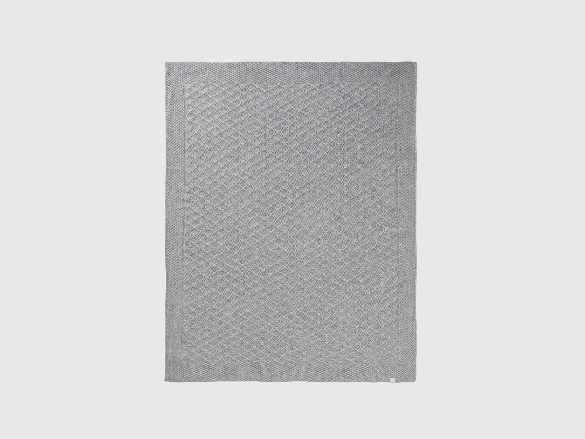 Wool and cashmere blend blanket