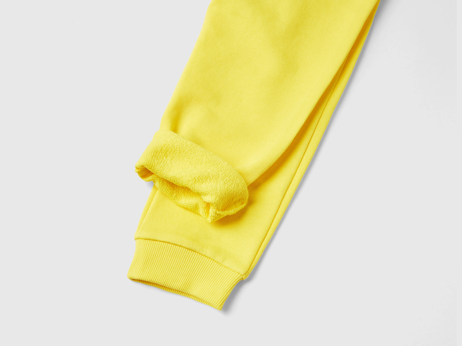 Joggers in felpa regular fit da bimbo giallo 2 | Benetton Outlet
