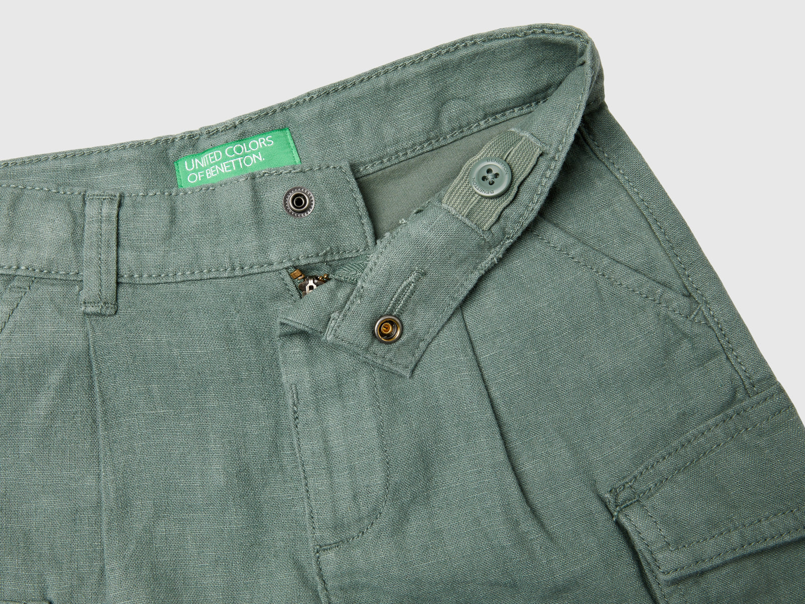 Bermuda cargo in misto lino da bimbo verde militare 3 | Benetton Outlet
