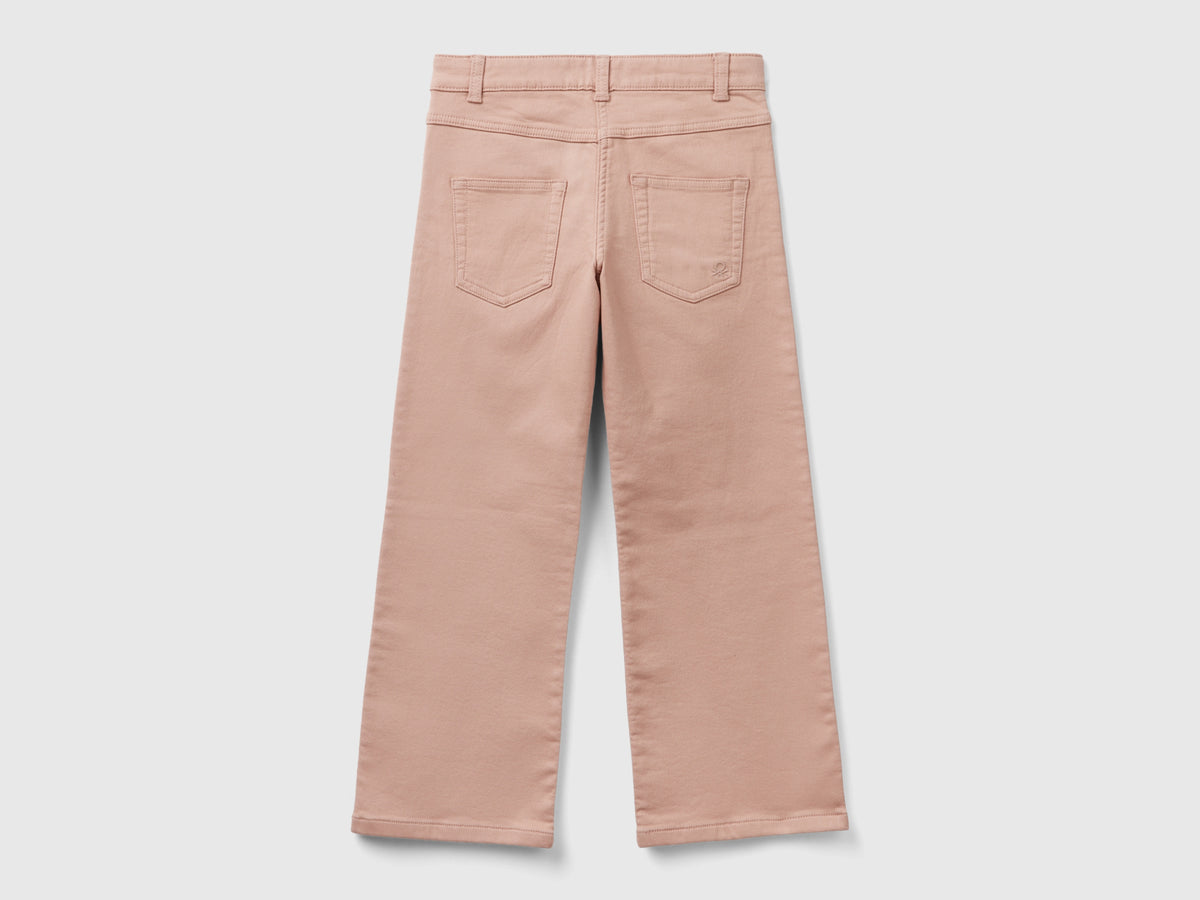Pantalones acampanados elásticos