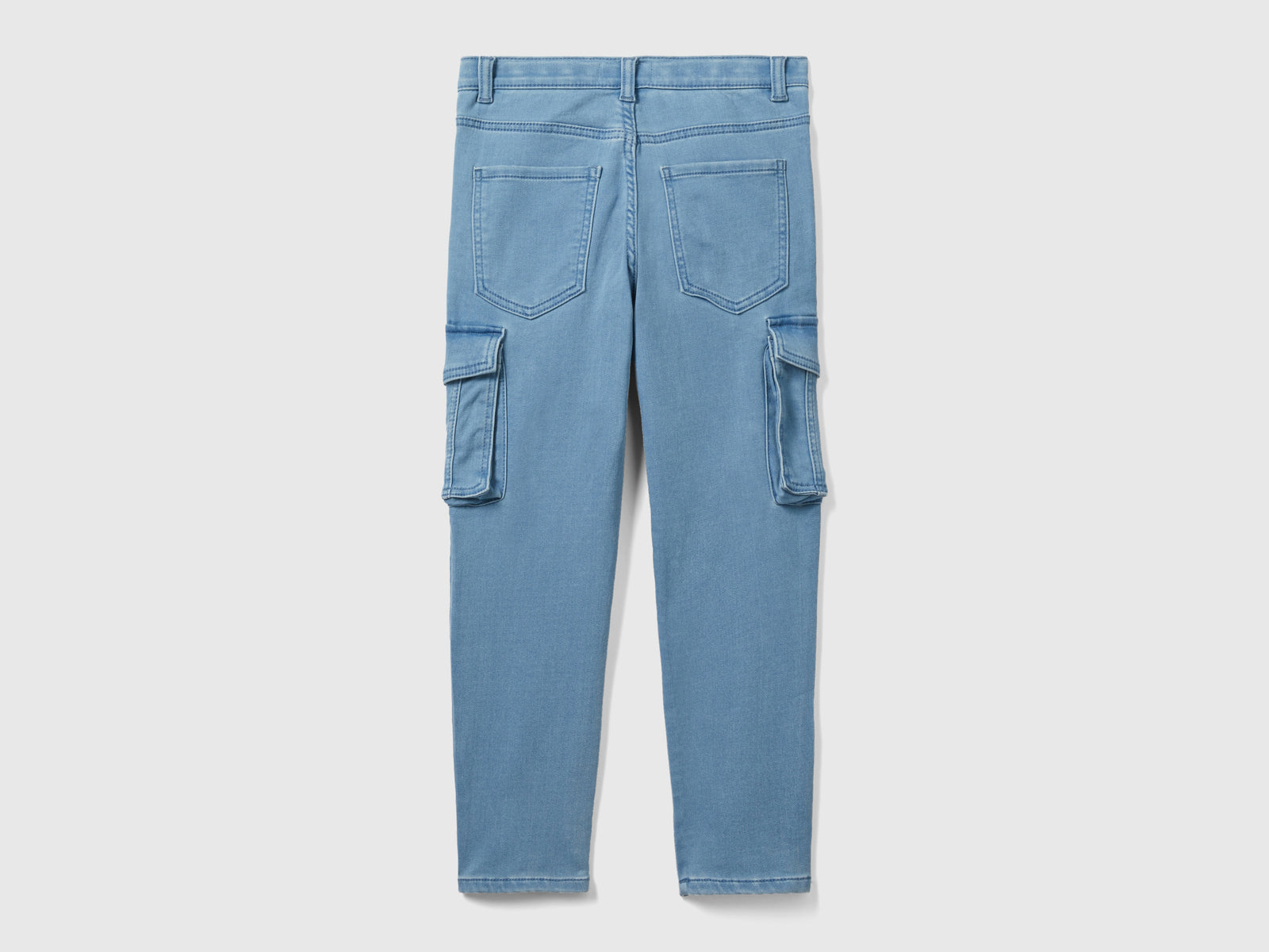 Jeans slim fit con tasconi da bambino azzurro 2 | Benetton Outlet
