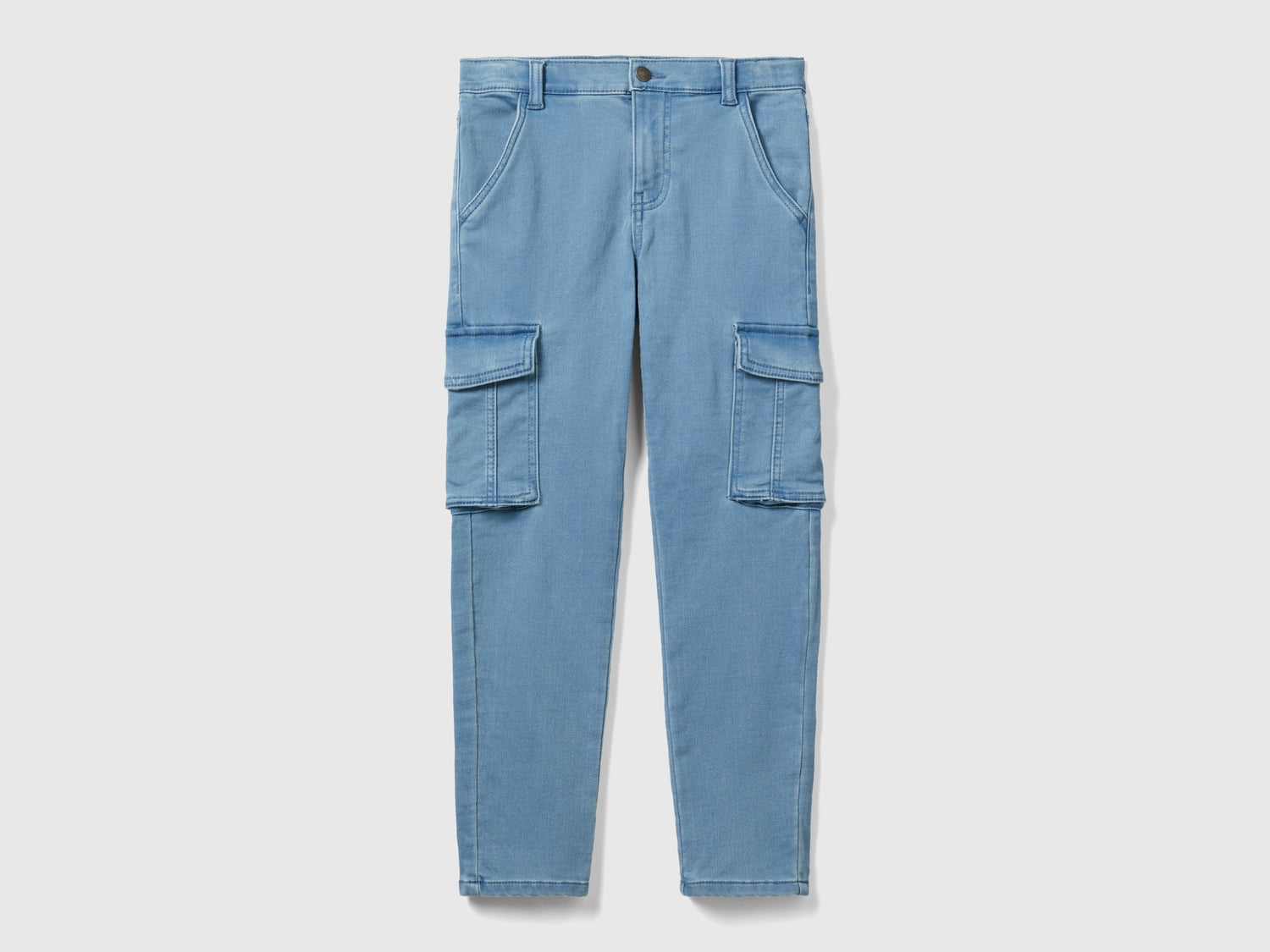 Jeans slim fit con tasconi da bambino azzurro | Benetton Outlet