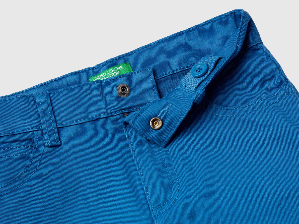 Pantaloni slim fit cinque tasche