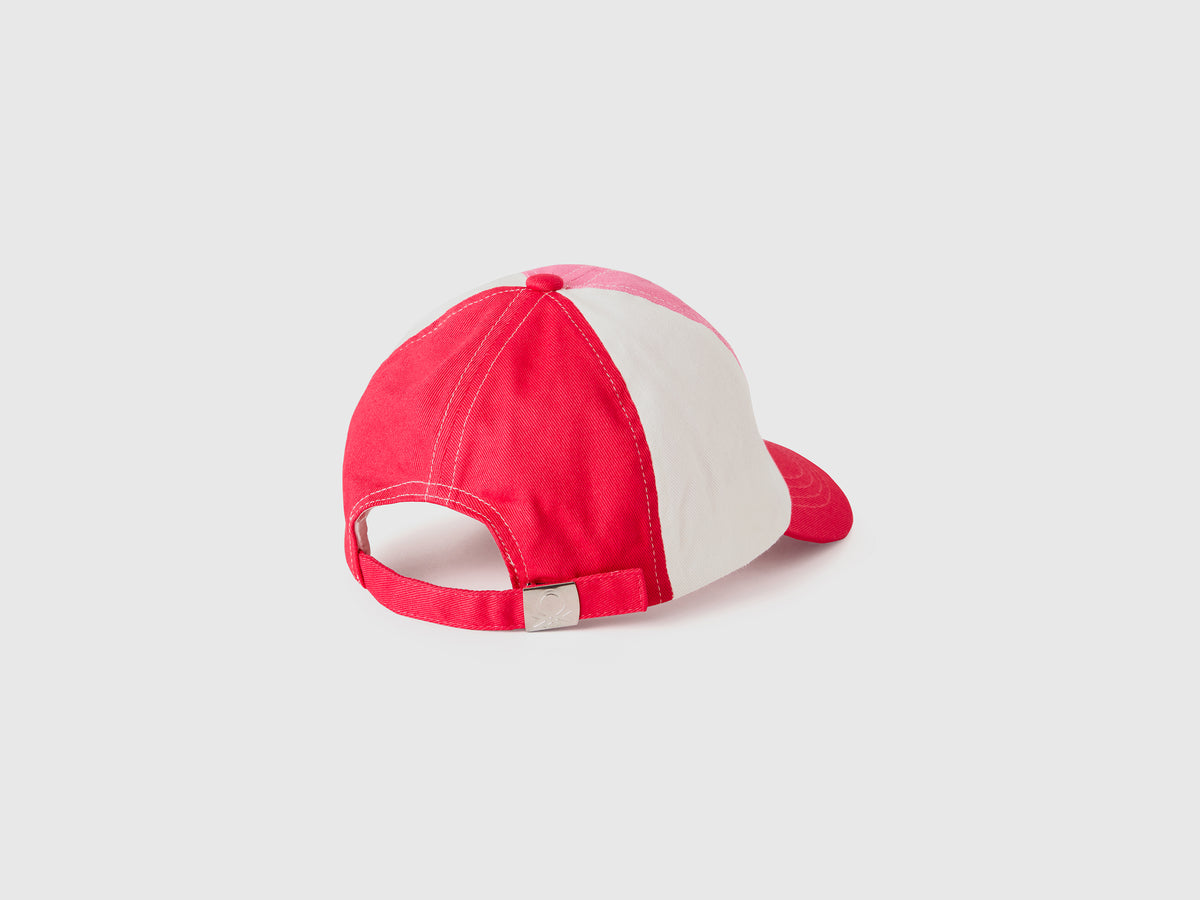 Baseball cap with logo