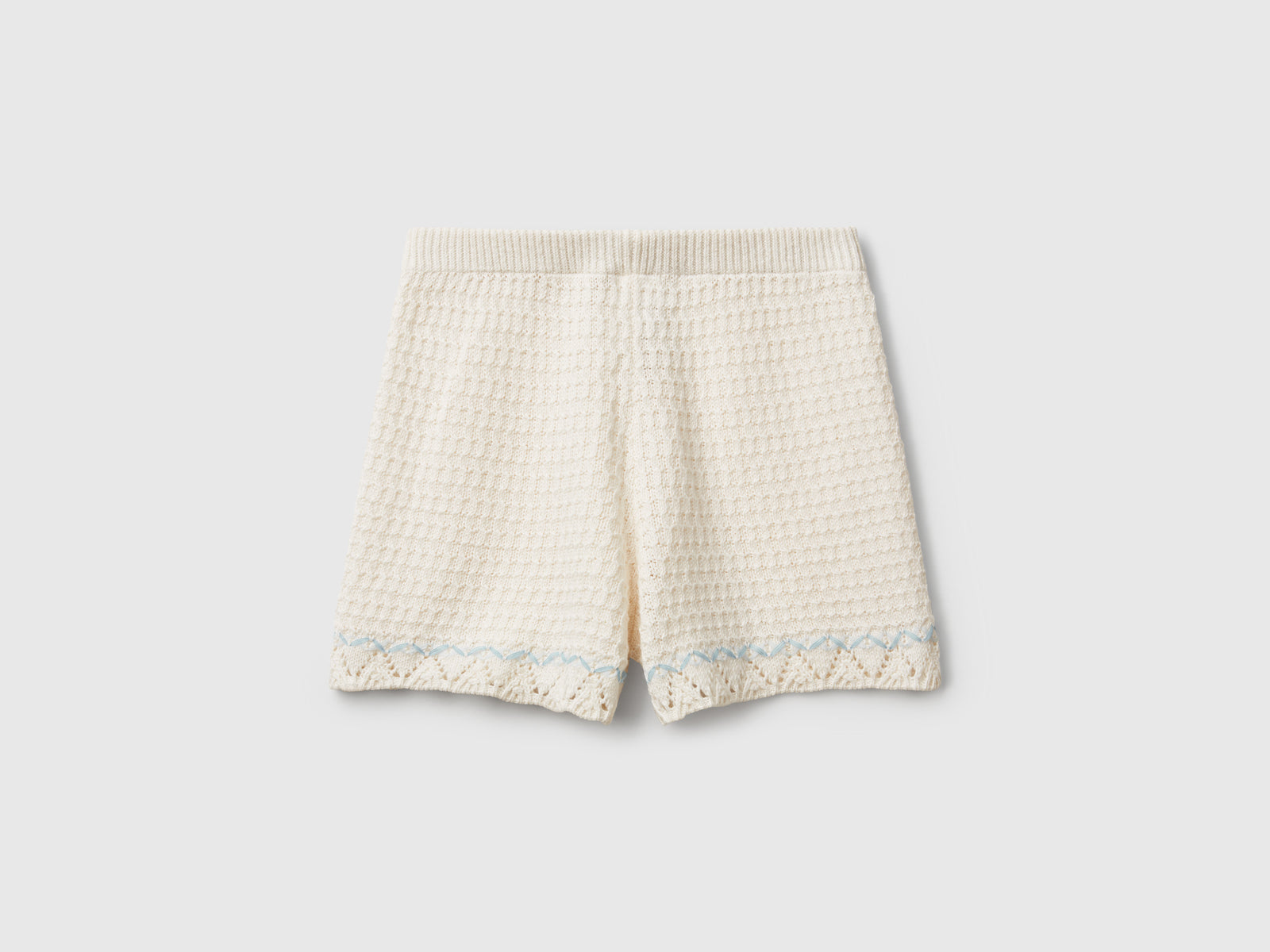 Shorts effetto crochet da bambina vaniglia 2 | Benetton Outlet