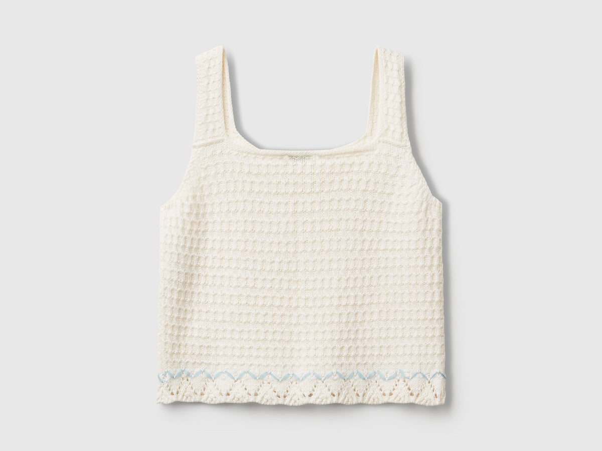 Top in maglia con stelle