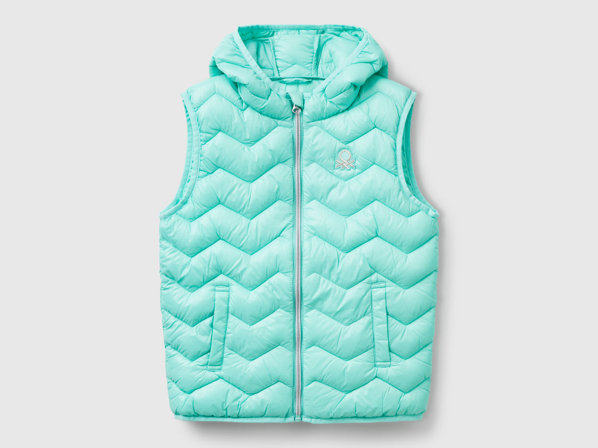Gilet imbottito con cappuccio