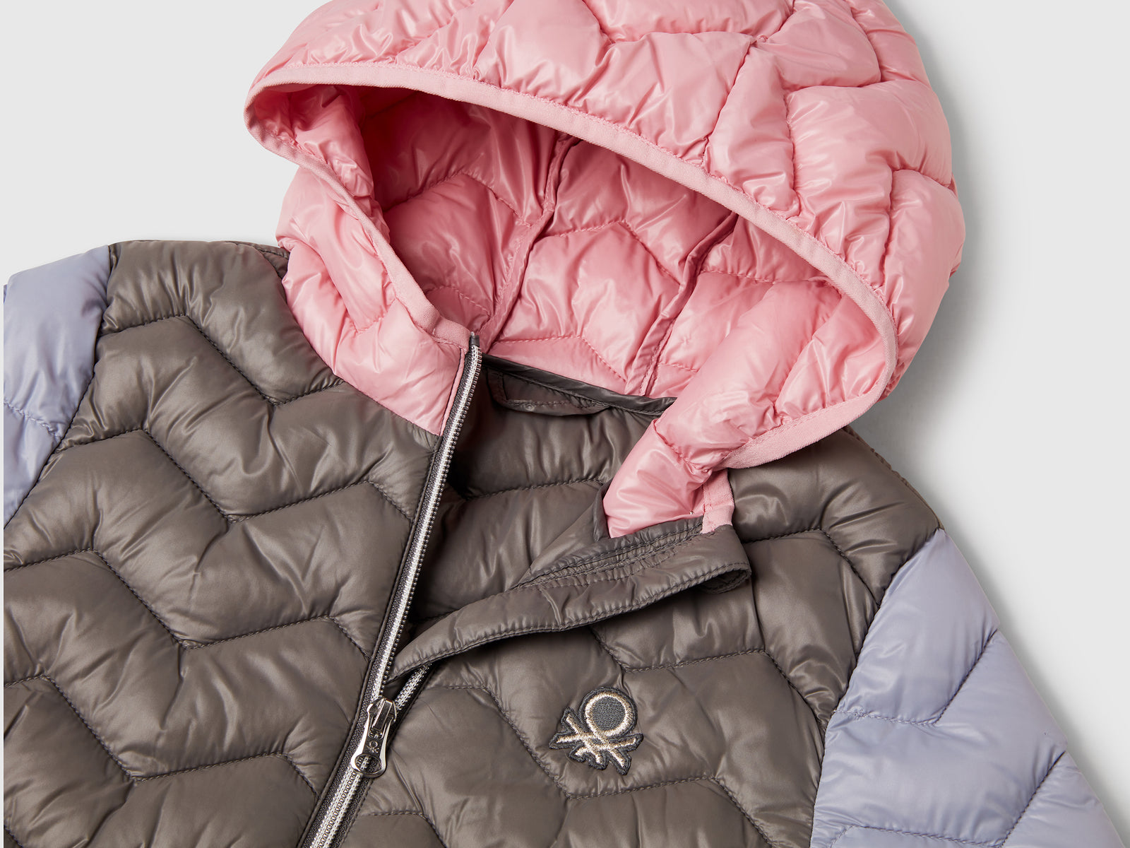 Giubbino imbottito con cappuccio da bambina multi-color 3 | Benetton Outlet