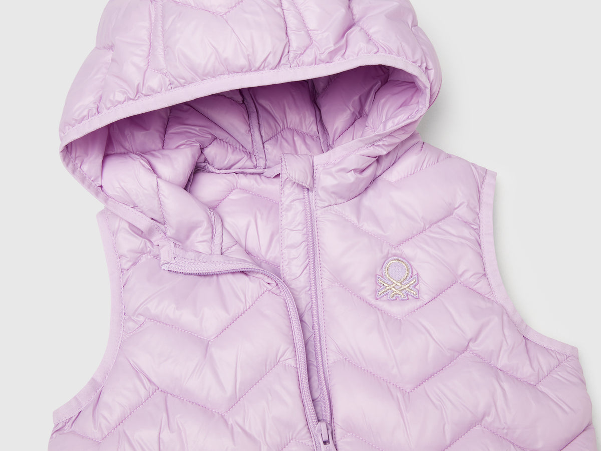 Gilet imbottito con cappuccio