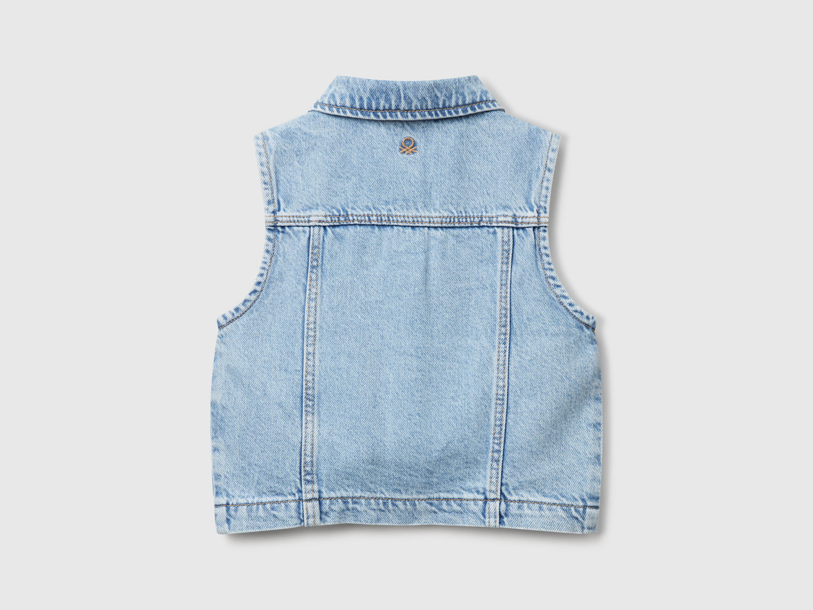 Gilet di jeans con patch fiori da bimba azzurro 2 | Benetton Outlet