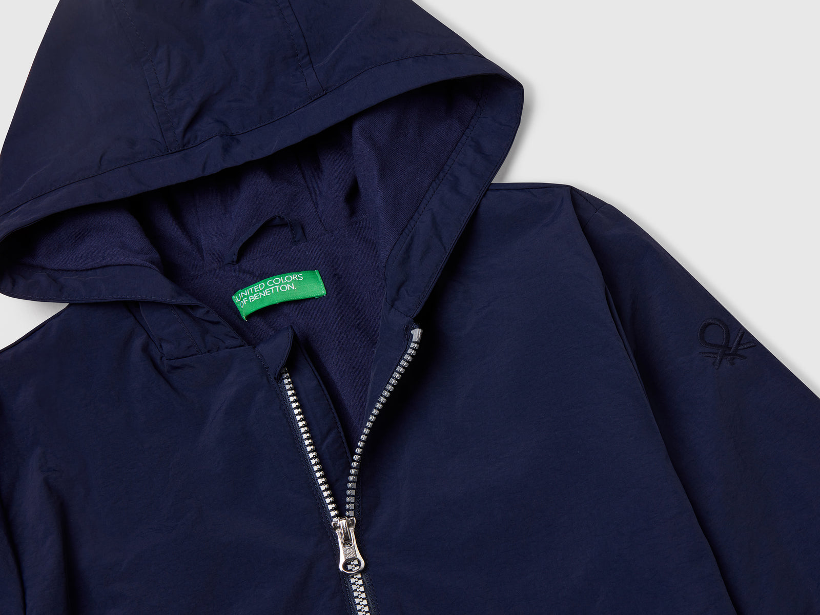Giubbino in nylon con cappuccio da bambino blu scuro 3 | Benetton Outlet
