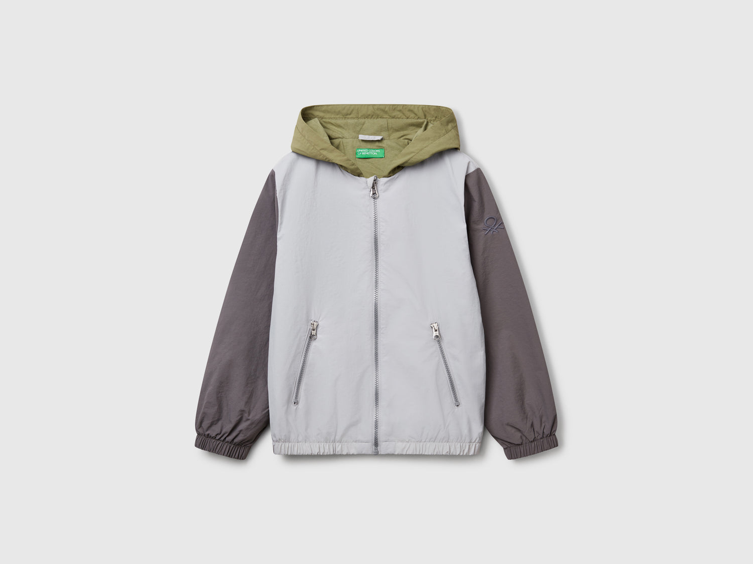 Giubbino in nylon con cappuccio da bambino grigio chiaro | Benetton Outlet