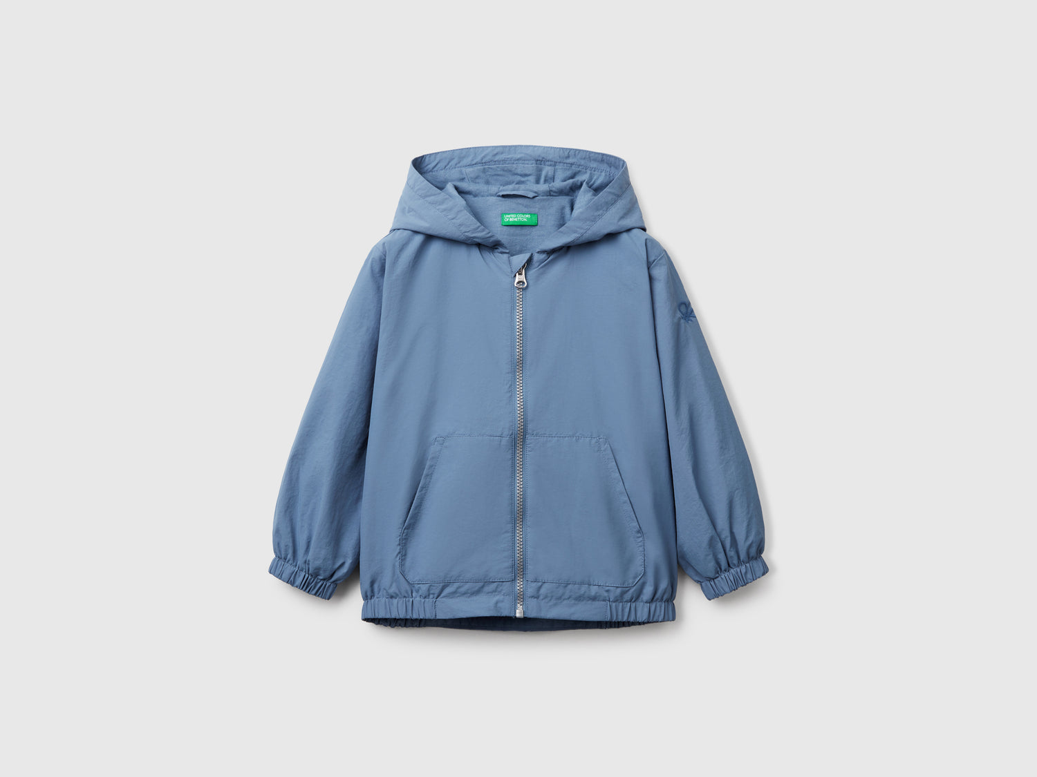 Giubbino con cappuccio da bimbo azzurro | Benetton Outlet
