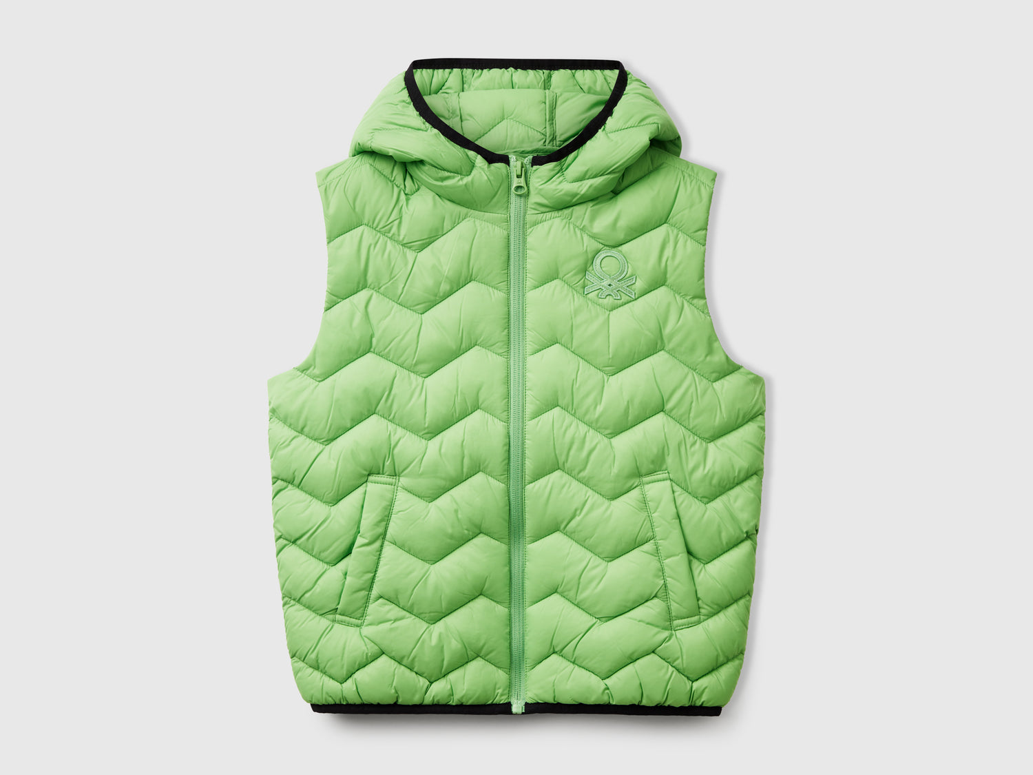 Gilet imbottito con cappuccio da bambino verde | Benetton Outlet