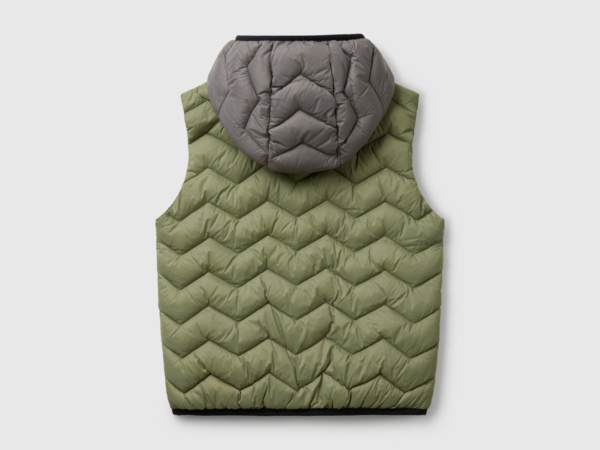 Gilet imbottito con cappuccio
