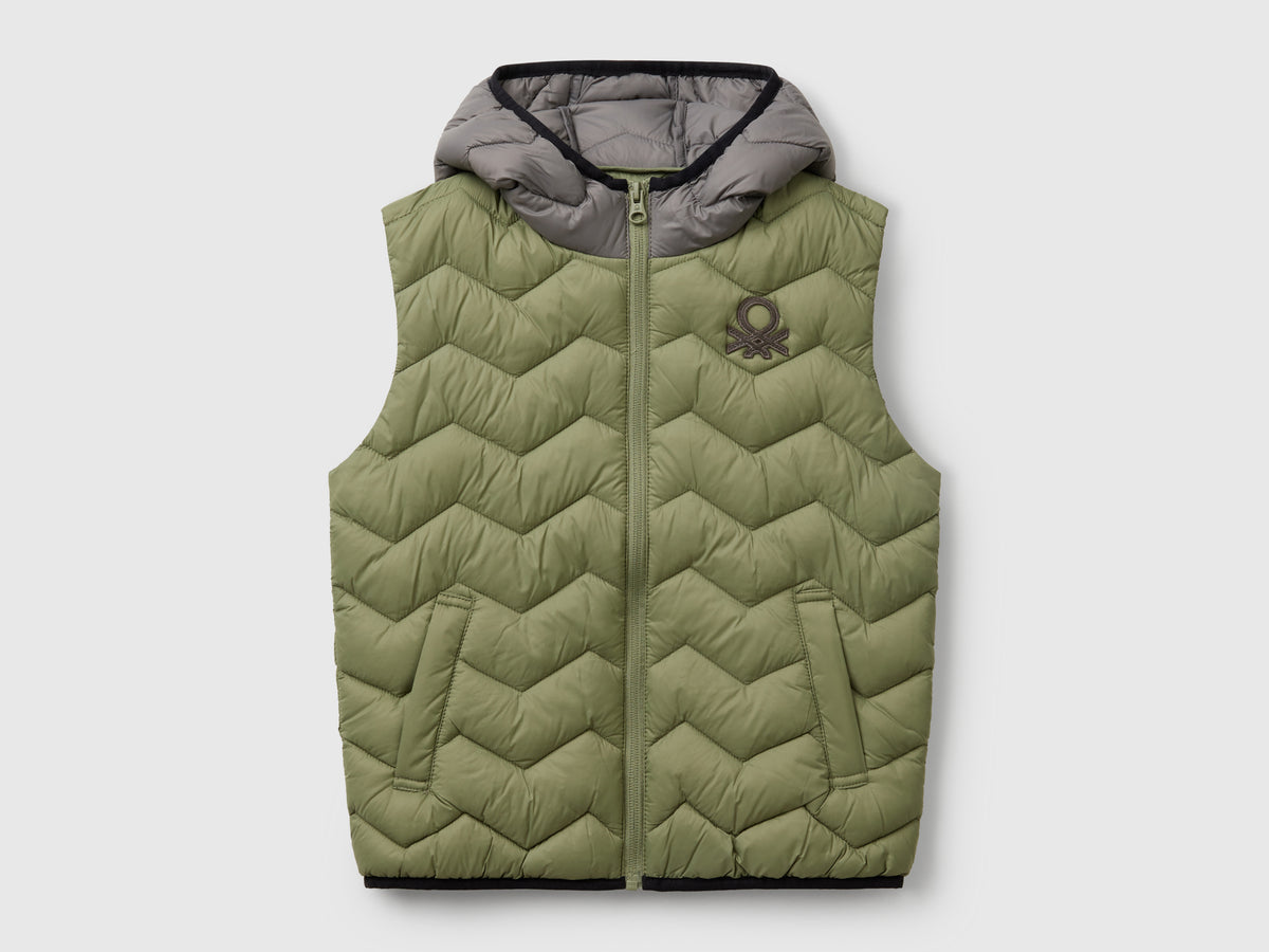 Gilet imbottito con cappuccio