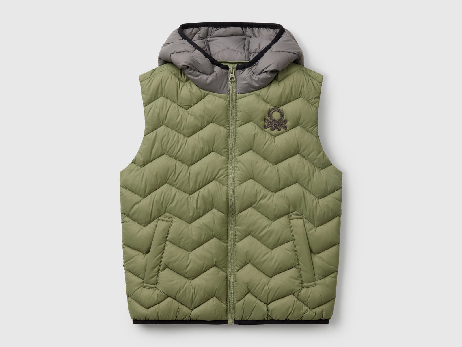 Gilet imbottito con cappuccio da bambino verde militare | Benetton Outlet