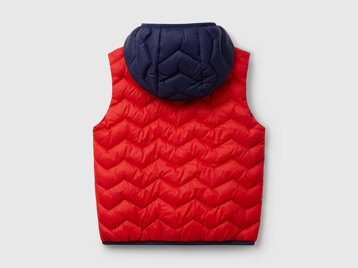 Gilet imbottito con cappuccio