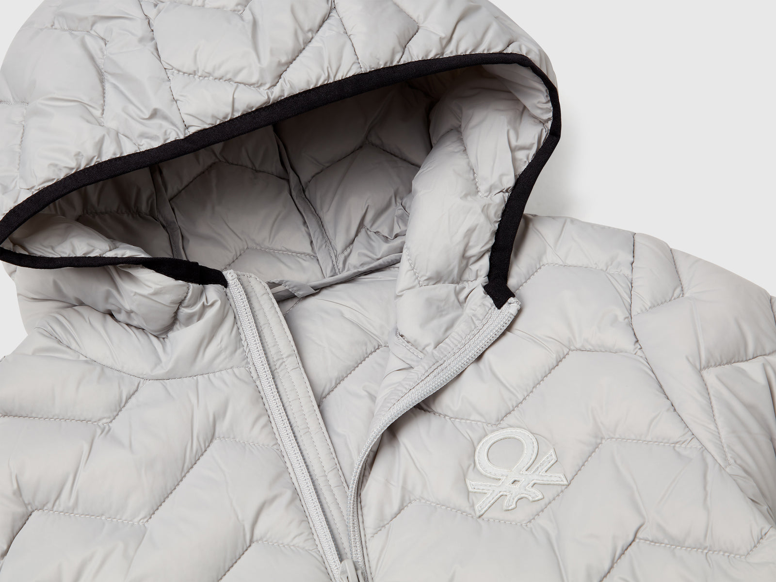 Giubbotto imbottito con cappuccio da bambino grigio 3 | Benetton Outlet