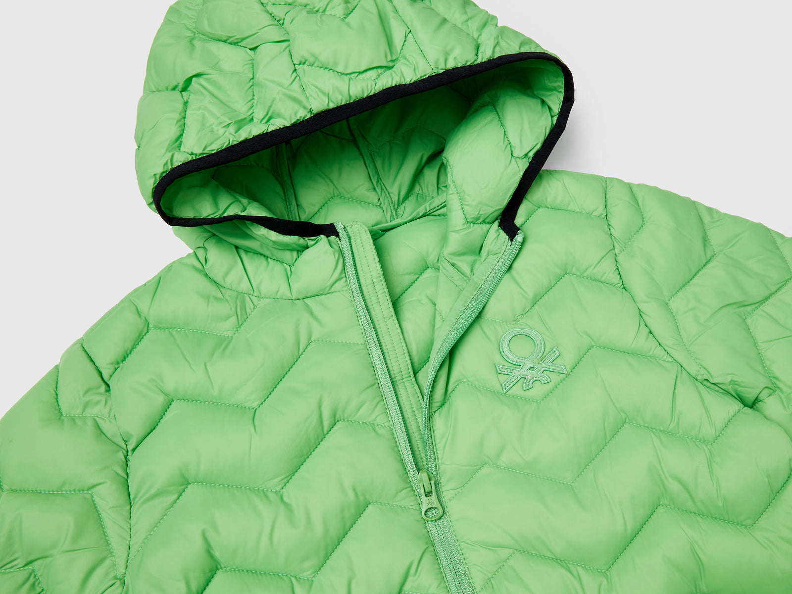 Giubbotto imbottito con cappuccio da bambino verde 3 | Benetton Outlet