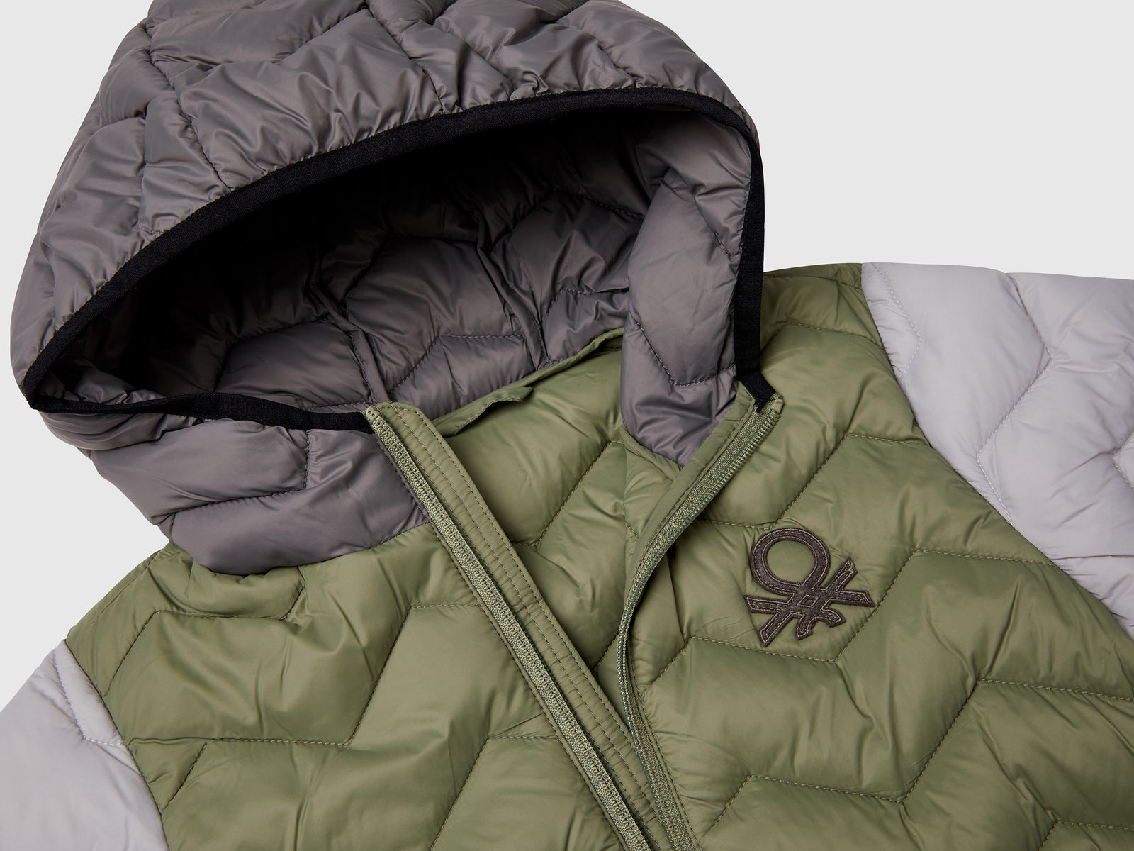 Giubbotto imbottito con cappuccio da bambino multi-color 3 | Benetton Outlet