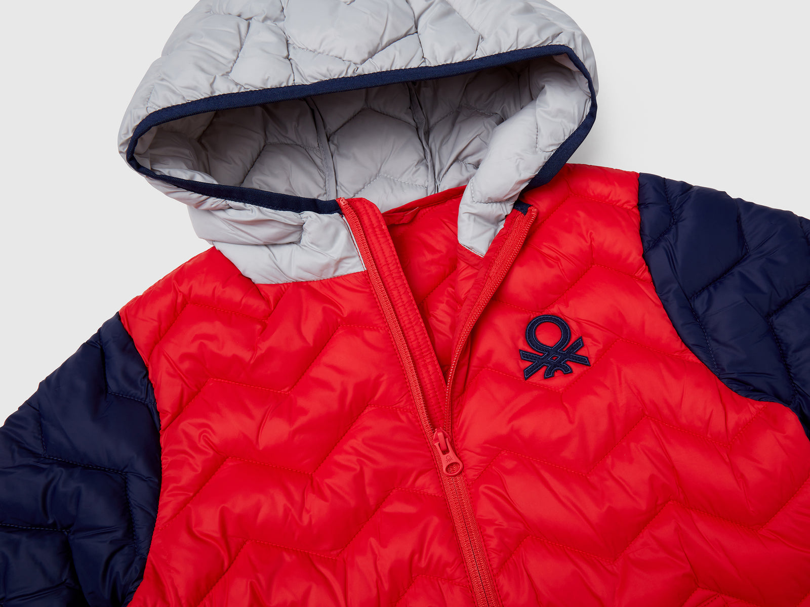 Giubbotto imbottito con cappuccio da bambino multi-color 3 | Benetton Outlet