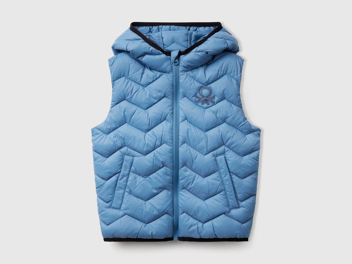Gilet imbottito con cappuccio
